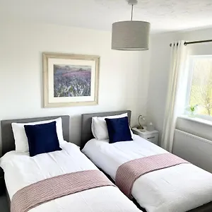  Holiday home Comfortable And Spacious Superb Holiday In Llanelli, Dog Friendly