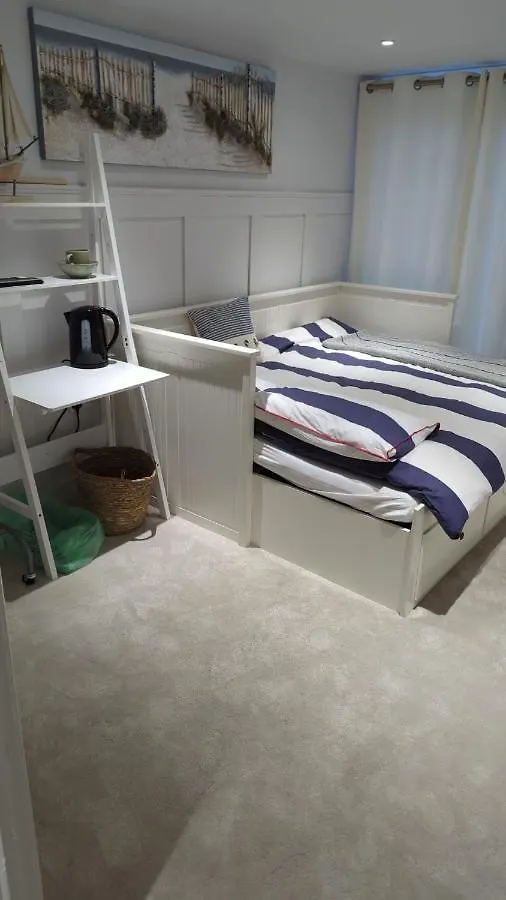 Guest house The Cosy Beach Hotel Llanelli United Kingdom